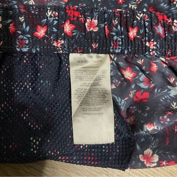 Columbia Women's High Waist Floral Shorts - Navy and White - Picture 6 of 8